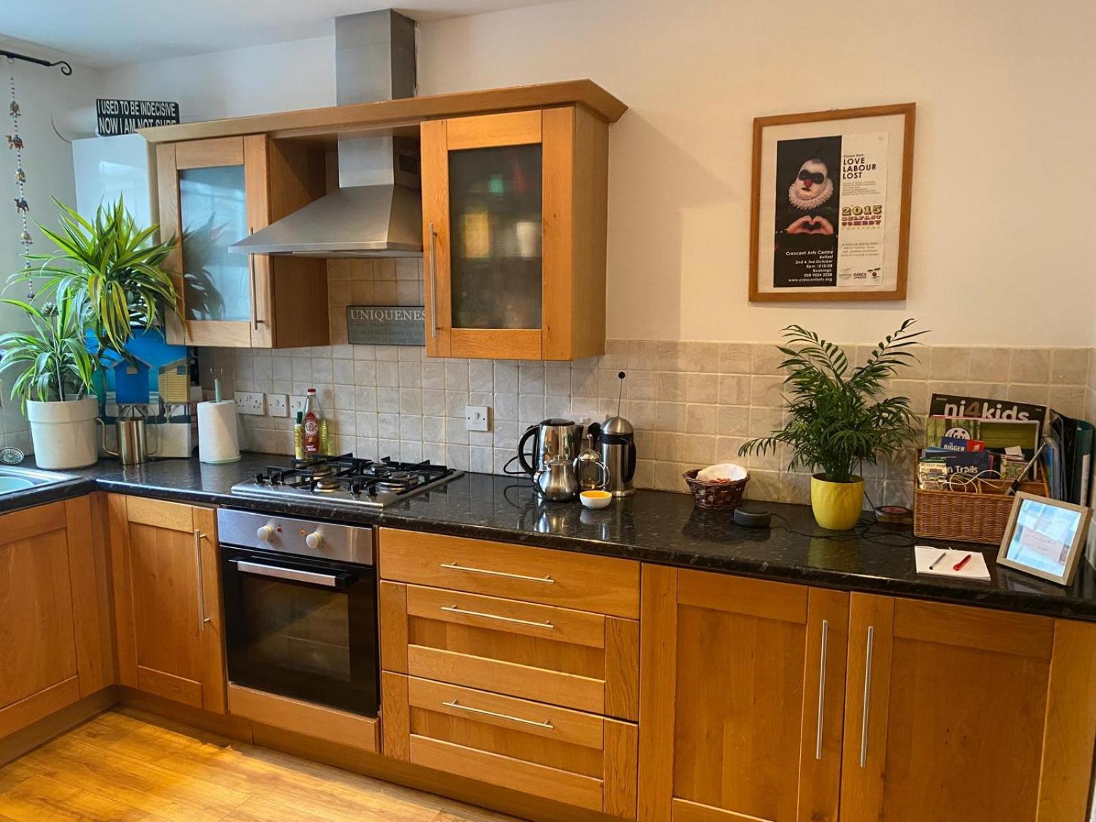True Colours Apartment In Central Location Бангор Екстериор снимка