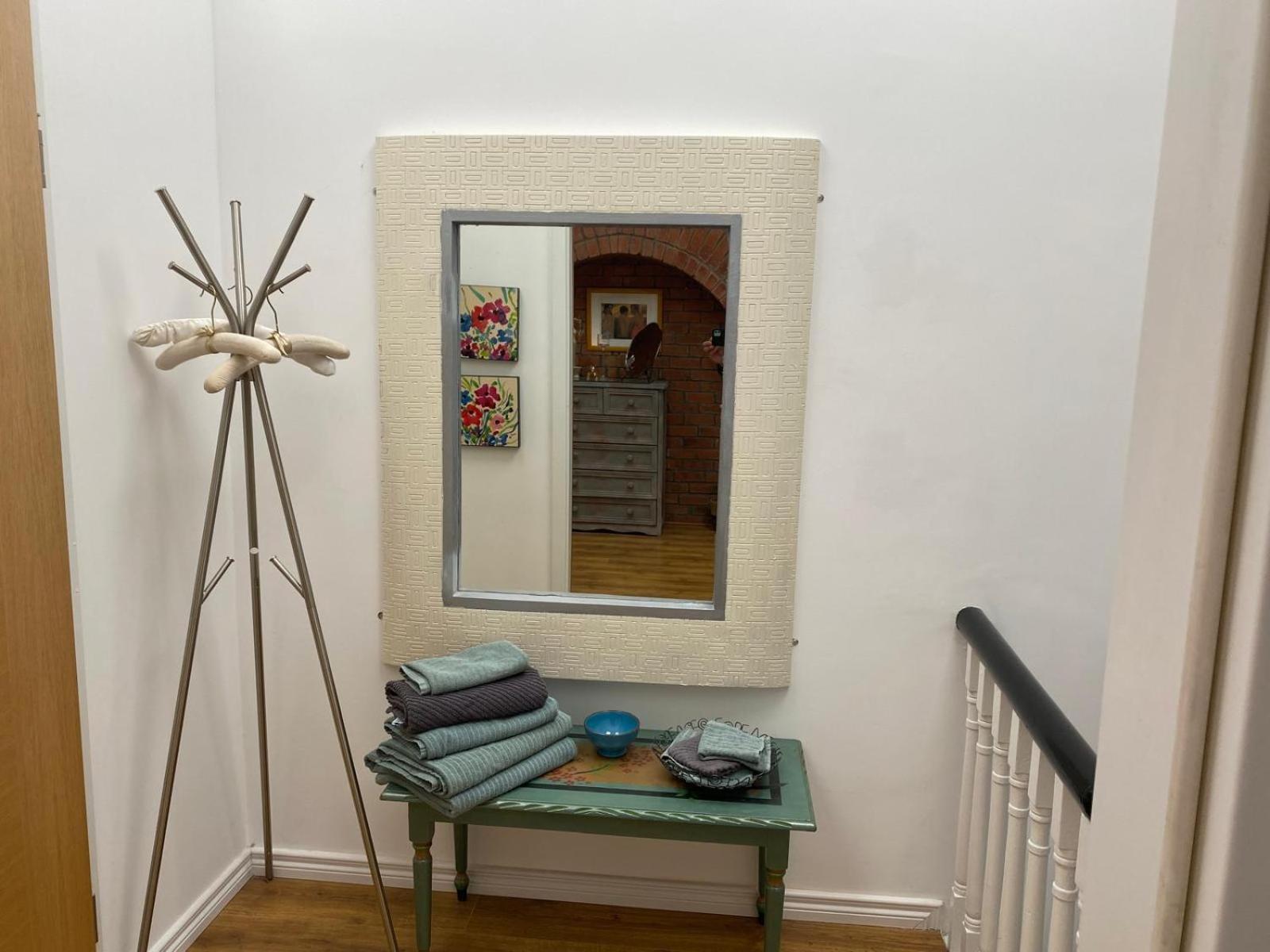 True Colours Apartment In Central Location Бангор Екстериор снимка